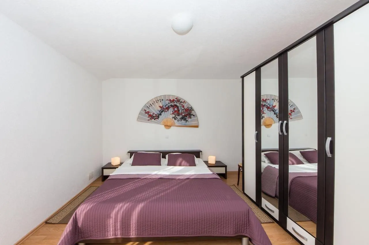 Apartment Yasmin Bribir  Croatia